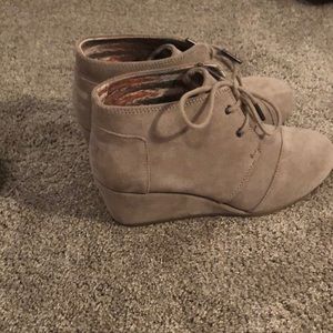 Toms wedge booties!!